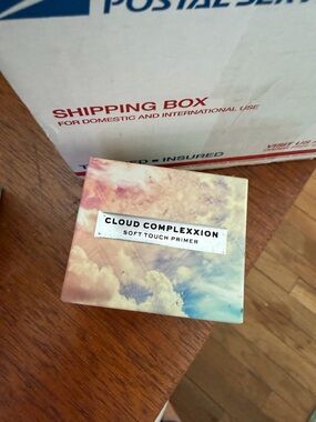 Revolution Pastel Cloud Primer Compact
